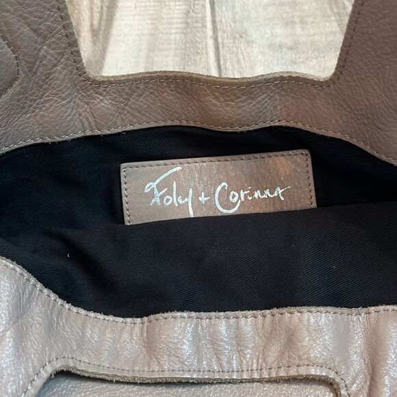 Foley + Corinna Disco City Convertible Tote disco city crossbody beige/taupe - Picture 5 of 9